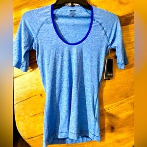 New Nike Pro blue fitted tee
